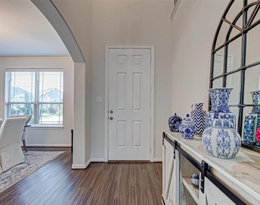 23811 Via Viale Dr - Photo Thumbnail 3