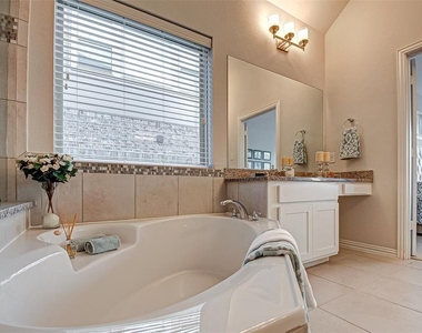 23811 Via Viale Dr - Photo Thumbnail 29