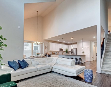 23811 Via Viale Dr - Photo Thumbnail 8