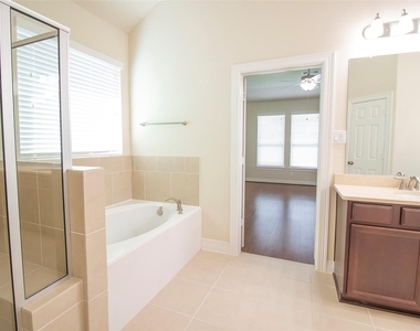 4718 Sabero Lane - Photo Thumbnail 32