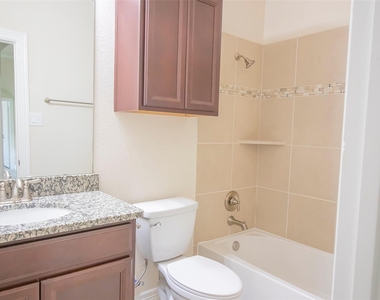 4718 Sabero Lane - Photo Thumbnail 12