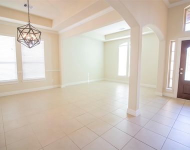 4718 Sabero Lane - Photo Thumbnail 4