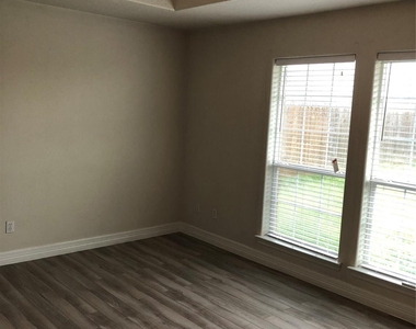 13322 Colton Lane - Photo Thumbnail 13