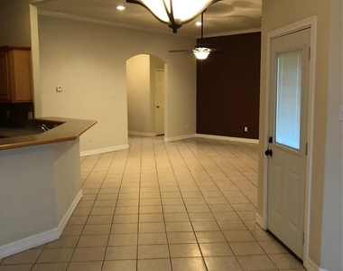 13322 Colton Lane - Photo Thumbnail 8