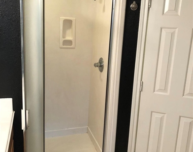 13322 Colton Lane - Photo Thumbnail 16