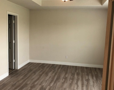 13322 Colton Lane - Photo Thumbnail 12