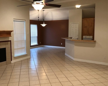13322 Colton Lane - Photo Thumbnail 3