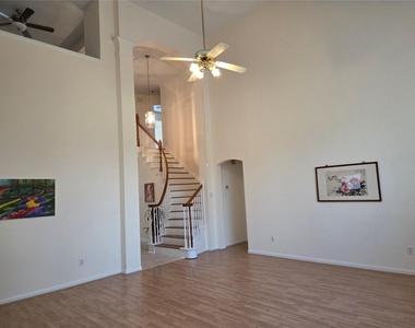4306 Lakeside Meadow Drive - Photo Thumbnail 7
