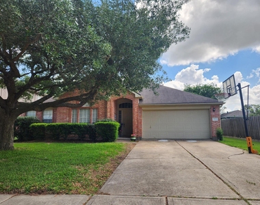 17123 Pecan Acres Drive - Photo Thumbnail 2