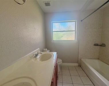 12211 Wessex Drive - Photo Thumbnail 18