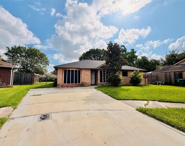 12211 Wessex Drive - Photo Thumbnail 1