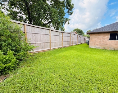 12211 Wessex Drive - Photo Thumbnail 20