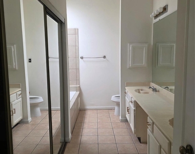 7803 La Rochelle Circle - Photo Thumbnail 3