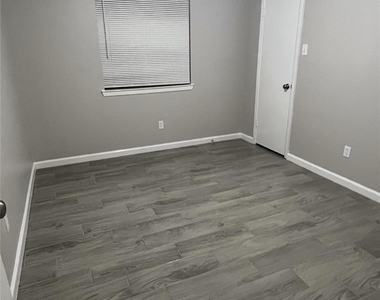 3611 Macon Place Court - Photo Thumbnail 2
