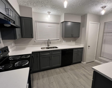3611 Macon Place Court - Photo Thumbnail 3