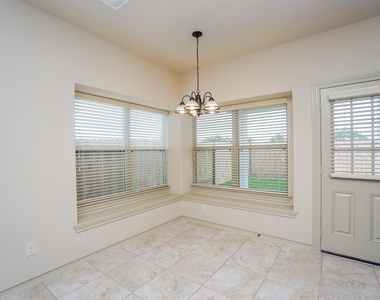 2206 Argos Drive - Photo Thumbnail 14