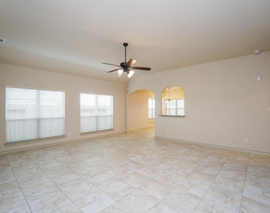 2206 Argos Drive - Photo Thumbnail 6