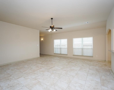 2206 Argos Drive - Photo Thumbnail 9