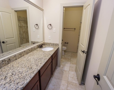 2206 Argos Drive - Photo Thumbnail 17