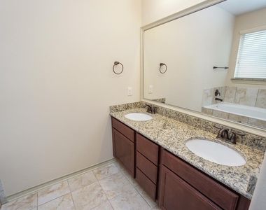 2206 Argos Drive - Photo Thumbnail 26