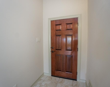 2206 Argos Drive - Photo Thumbnail 5