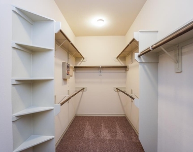 2206 Argos Drive - Photo Thumbnail 19