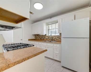 14238 Old Humble Road - Photo Thumbnail 31