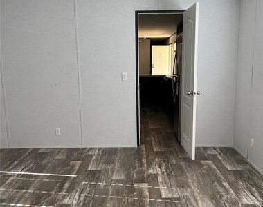 310 Pashun Lane - Photo Thumbnail 9