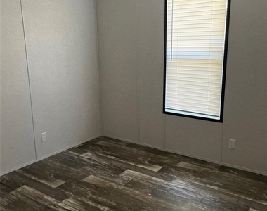 310 Pashun Lane - Photo Thumbnail 13