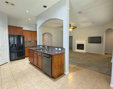 1050 Forest Haven Court - Photo Thumbnail 10