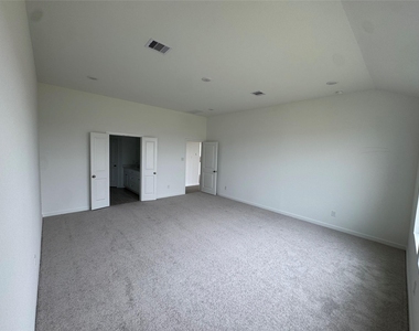 6423 Green Pedal Ln - Photo Thumbnail 12