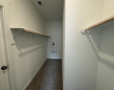 6423 Green Pedal Ln - Photo Thumbnail 26