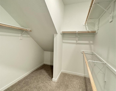 6423 Green Pedal Ln - Photo Thumbnail 15