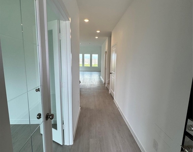 6423 Green Pedal Ln - Photo Thumbnail 2