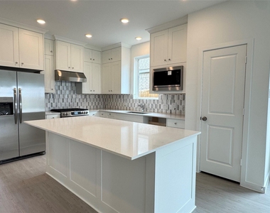 6423 Green Pedal Ln - Photo Thumbnail 6