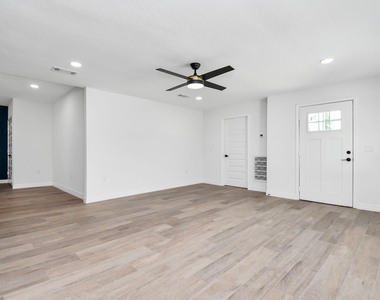 2812 Truxillo Street - Photo Thumbnail 2