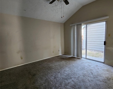 6938 Foxbrook Drive - Photo Thumbnail 8