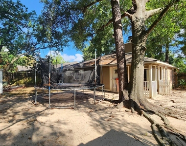 6938 Foxbrook Drive - Photo Thumbnail 13