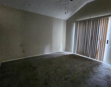 6938 Foxbrook Drive - Photo Thumbnail 7