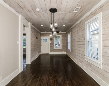 4715 Avenue P 1/2 - Photo Thumbnail 2