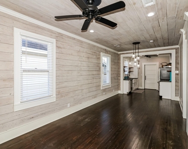 4715 Avenue P 1/2 - Photo Thumbnail 1