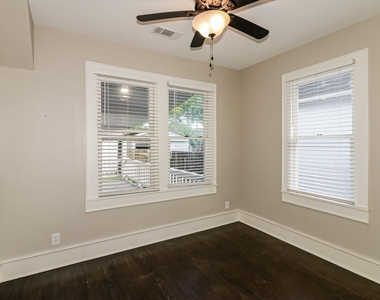 4715 Avenue P 1/2 - Photo Thumbnail 7