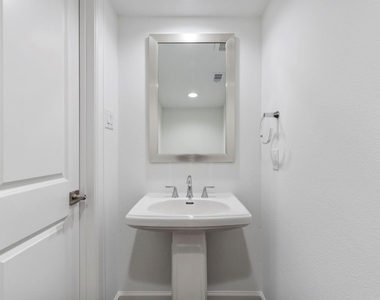 106 Cinder Berry Street - Photo Thumbnail 32