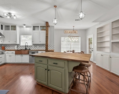 113 Inverness Drive - Photo Thumbnail 14