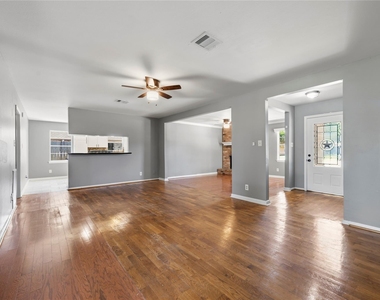 4014 Mona Lee Lane - Photo Thumbnail 8