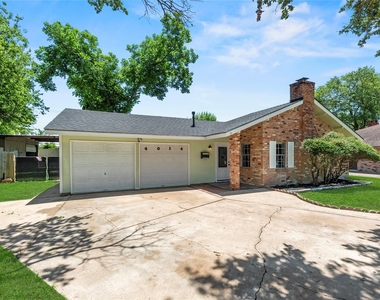 4014 Mona Lee Lane - Photo Thumbnail 2