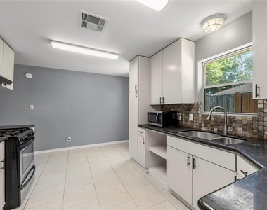 4014 Mona Lee Lane - Photo Thumbnail 12