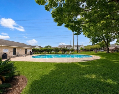2910 Grants Lake Boulevard - Photo Thumbnail 9
