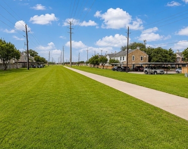 2910 Grants Lake Boulevard - Photo Thumbnail 10