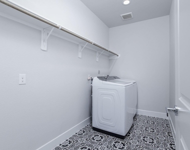 7603 Coral Lake Drive - Photo Thumbnail 14